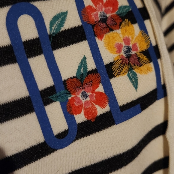 OLD NAVY GRAPHIC HOODIE SWEATSHIRT - Picture 10 of 12